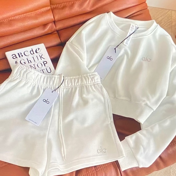 ALO Yoga Sweaters - ALO Yoga Cream Sweater Set